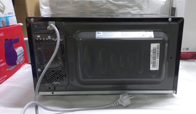 Микроволновая печь LG MS2042DB