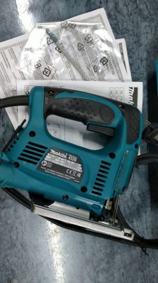 Электролобзик Makita 4329