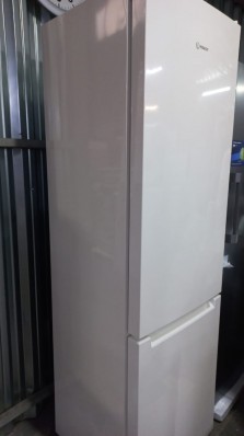 Холодильник Indesit DS 4200 E