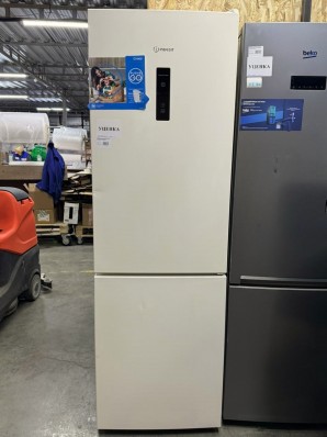 Холодильник Indesit ITR 5180 E