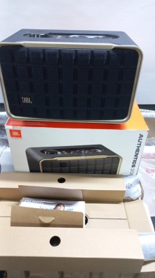 Колонка портативная JBL Authentics 200