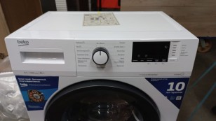 Стиральная машина Beko WSRE6H612ZAWI