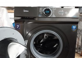 Стиральная машина Midea MF100W70BT-GCC