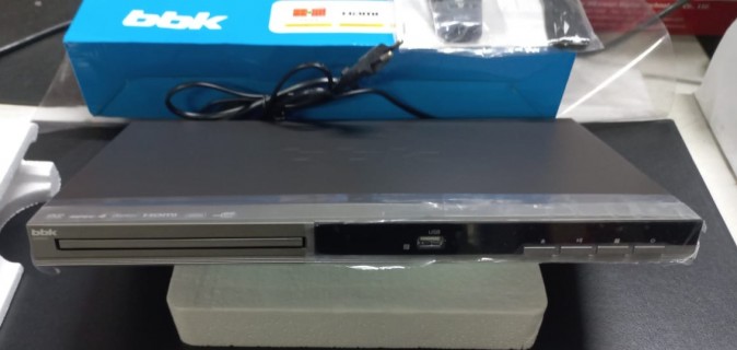 DVD-плеер BBK DVP036S с караоке