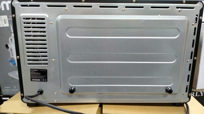 Мини-печь Hyundai MIO-HY086 38л