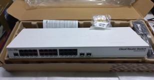 Коммуникатор MikroTik CRS326-24G-2S+RM (24 портовый)