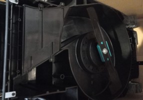 Газонокосилка роторная Makita DLM382Z 620Вт