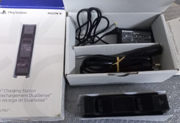 Зарядная станция PlayStation PS5 DualSense Charging Station (CFI-ZDS1)
