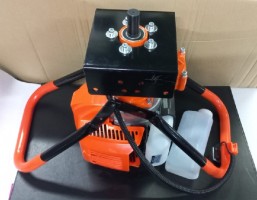 Мотобур Carver AG-52/000 бытовой 2-х такт. 1400Вт 1.9л.с.