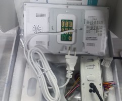 Комплект видеодомофона CTV-DP4705AHD