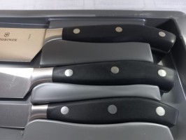 Набор ножей кухон. Victorinox Forged Chefs (7.7243.3) компл.:3шт