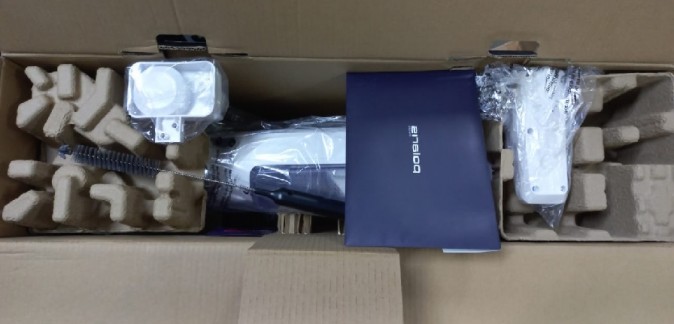Пылесос моющий Polaris PVCW 4050 300Вт белый/белый 021129