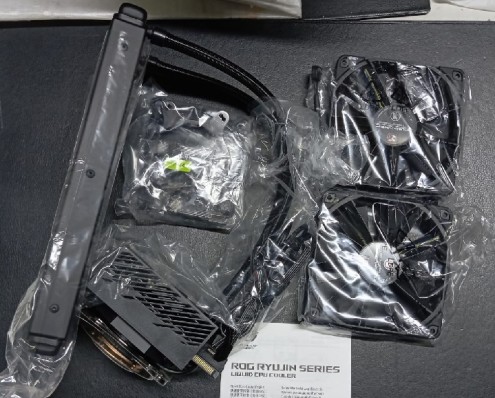 Система охлаждения Asus ROG RYUJIN 240