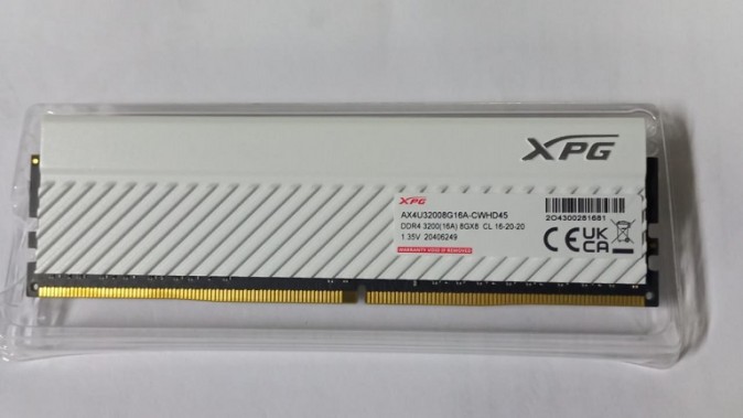 Модуль памяти ADATA DIMM 8GB DDR4-3200 AX4U32008G16A-CWHD45