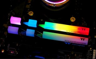 Оперативная память Thermaltake 16Gb DDR4 4600MHz [R009D408GX2-4600C19A]